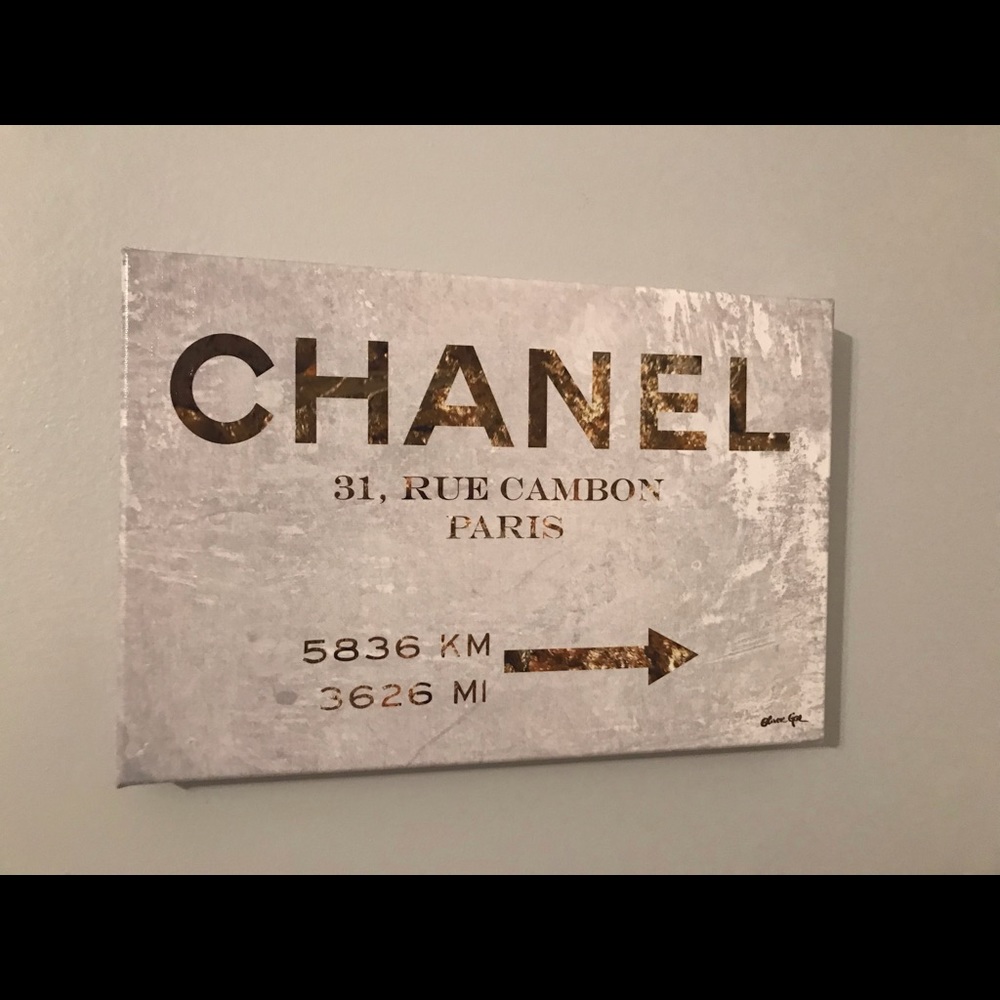 Oliver gal Chanel picture